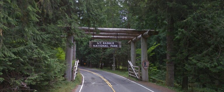 Mt Rainier National Park sign